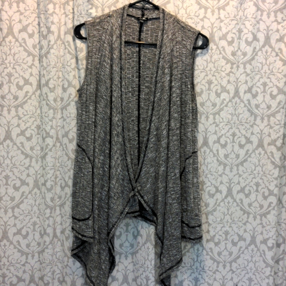 Cable & Gauge women's sleeveless sweater cardigan S